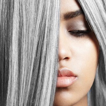 Když vlasová pokožka stávkuje: jak ji opět donutit spolupracovat a zbavit se lupů jednou provždy?