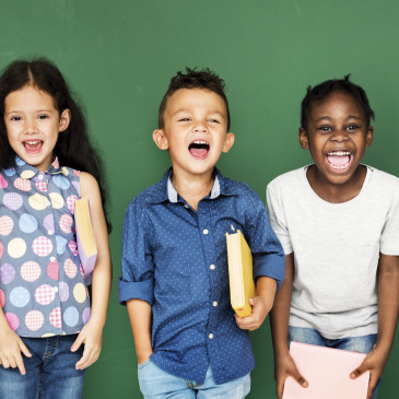 Pololetní vysvědčení jsou rozdaná, nezapomeňte ocenit školní úspěchy svých dětí