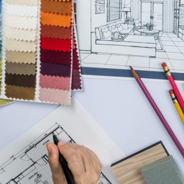 Interiérový designér vám při zařizování nového bydlení může v mnoha ohledech usnadnit život