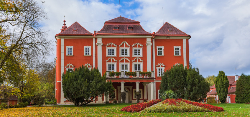 Prožijte sychravý podzim v teple u otevřeného ohně. Originální zážitek vám k tomu naservírují v Dětenicích
