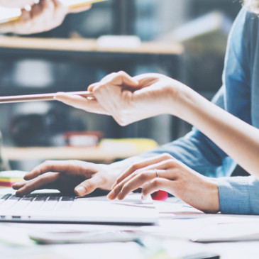 Přední evropský broker láká nováčky v tradingu na nulové poplatky