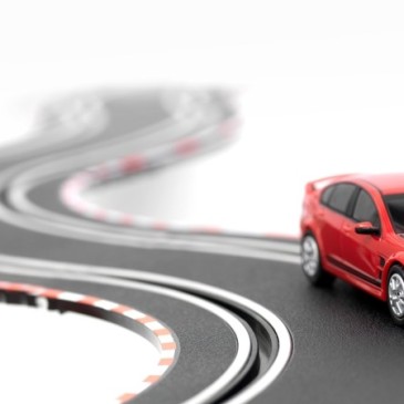 Autodráhy pro děti stále patří mezi nejvděčnější hračky