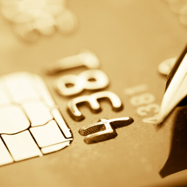 Přes srovnávače lidé hledají i půjčky, šetří to čas a peníze