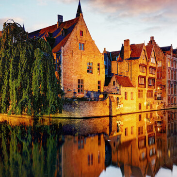 Už jste slyšeli o Bruggách, přezdívaných severoevropské Benátky?