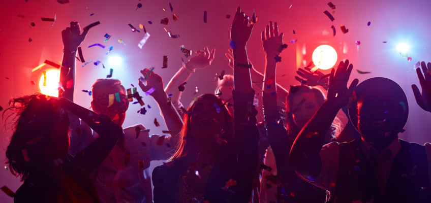 Firemní teambuilding, na který zaměstnanci jen tak nezapomenou? Jedině v party vlaku!