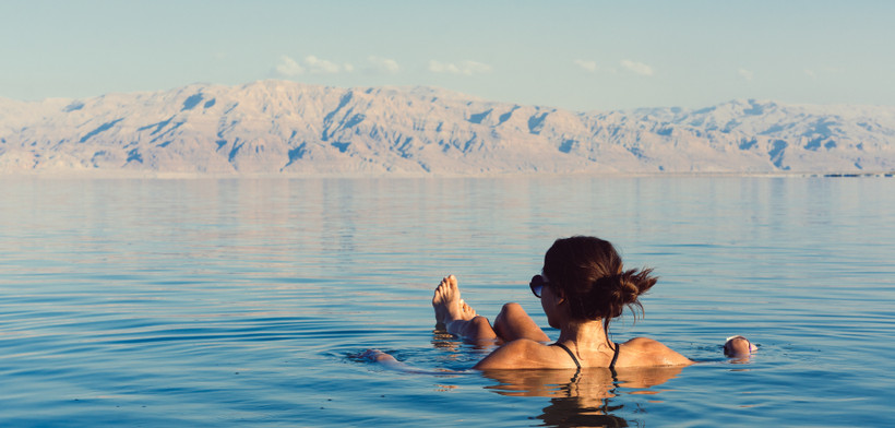 Kolagen a bahno z Mrtvého moře je nejlepším přítelem pro unavenou a povadlou pleť s prvními známkami stárnutí