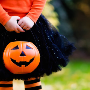 Blíží se Halloween. Tip, jak si doma s dětmi vyrobit strašidelné dekorace