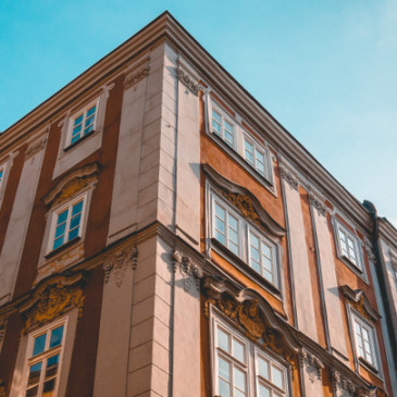 Jak koronavirus proměnil zájem o investice. Nemovitosti jsou stále sázkou na jistotu