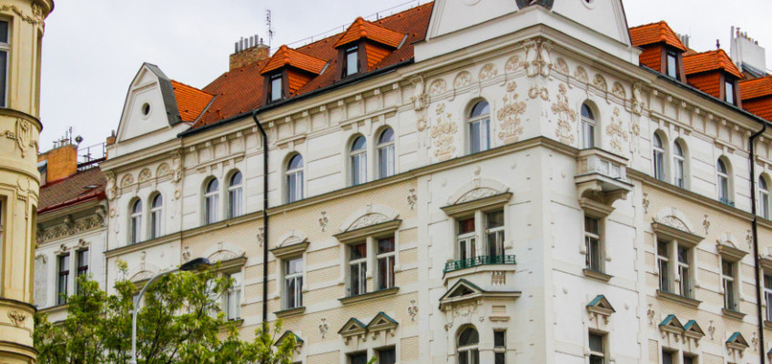 Koronavirus investiční nemovitosti nepodkopal. Jako investor však musíte být obezřetný
