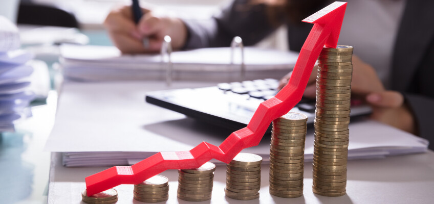 Nechat peníze ležet na účtu je chyba, investice do nemovitostí se nadále vyplatí