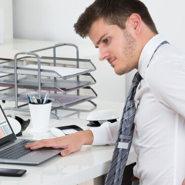 Ergonomicky nevhodný kancelářský nábytek představuje zdravotní rizika