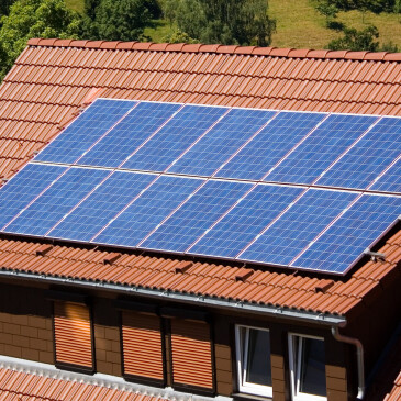 Žádosti o dotace na fotovoltaiku bude možné podat od září. Připravte se už nyní a zvolte férového dodavatele