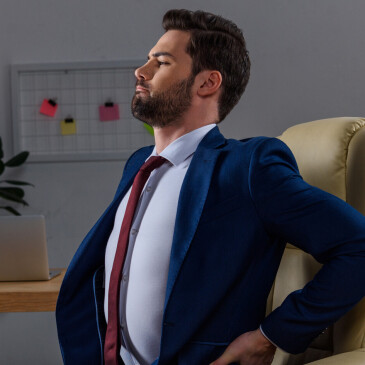 Ergonomické pracovní místo významně napomáhá eliminovat bolest zad