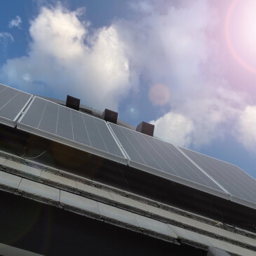 Jak efektivně řídit energii z fotovoltaiky a nespoléhat jen na počasí